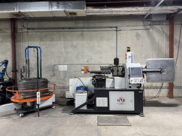 Wire bending machine for metal fabrication